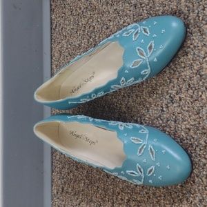 Angel Steps Turquoise Heels Size 8 1/2